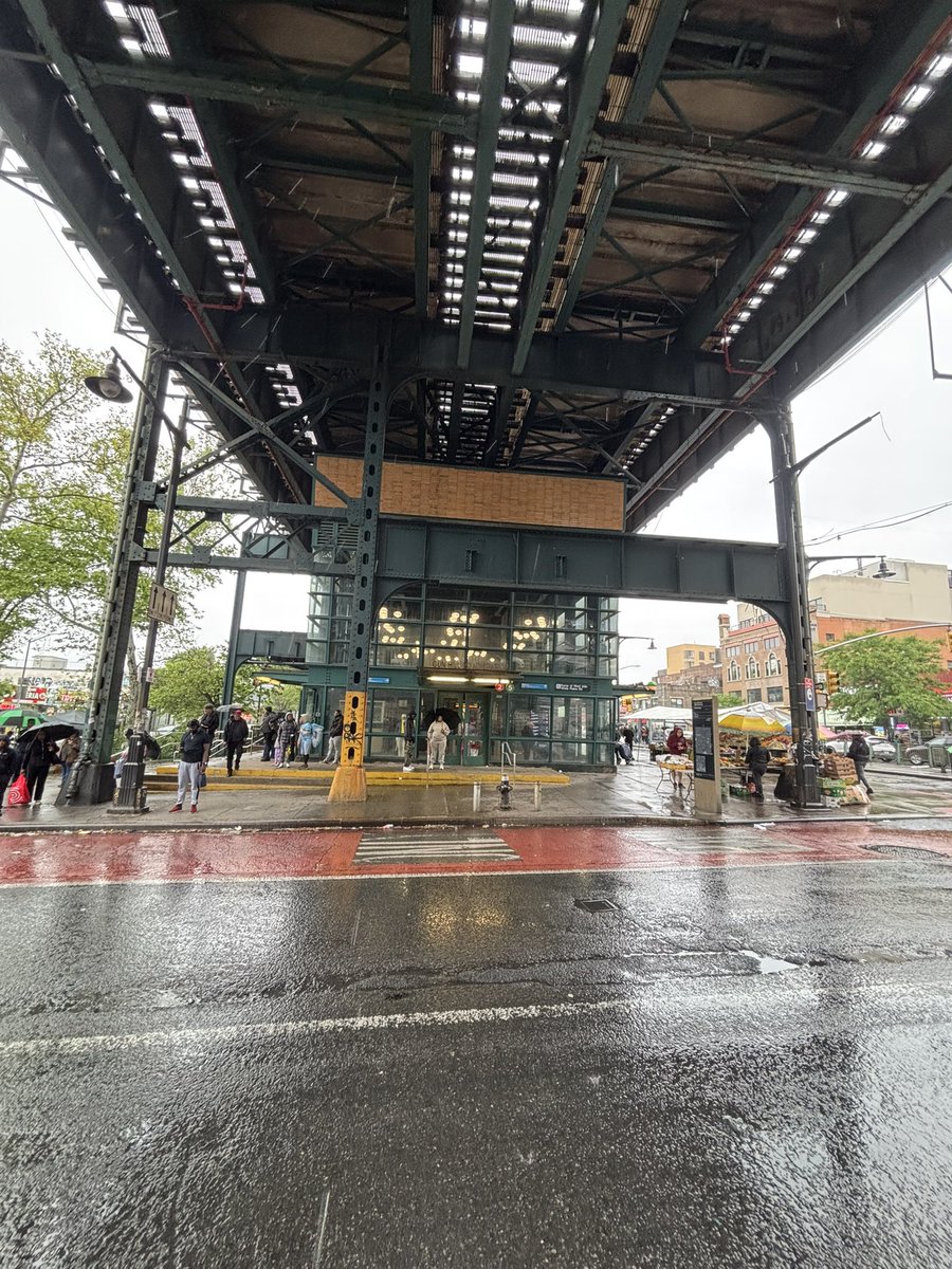 JfTransit's tweet photo. Gun hill road ☝🏻 https://t.co/MCp3AYwtLL