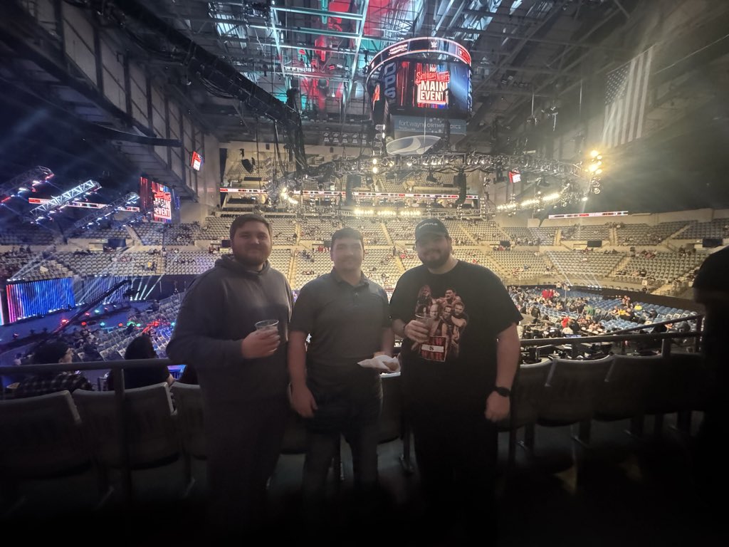MarqMerks's tweet photo. We are seated for #SNME https://t.co/vPPf51zKZz