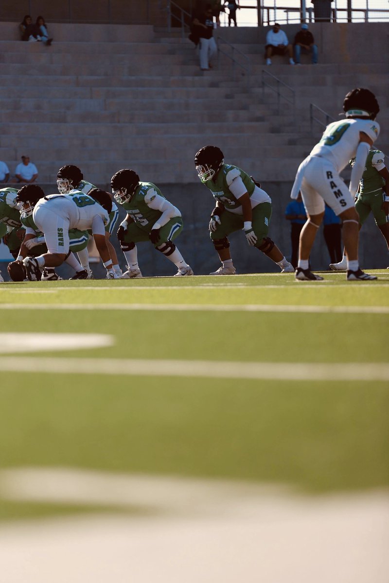 Aaronespar86667's tweet photo. Spring game photos 
@CoachNPratt 
@RecruitTheRams 
@MontwoodFB https://t.co/32XIjCkfbd