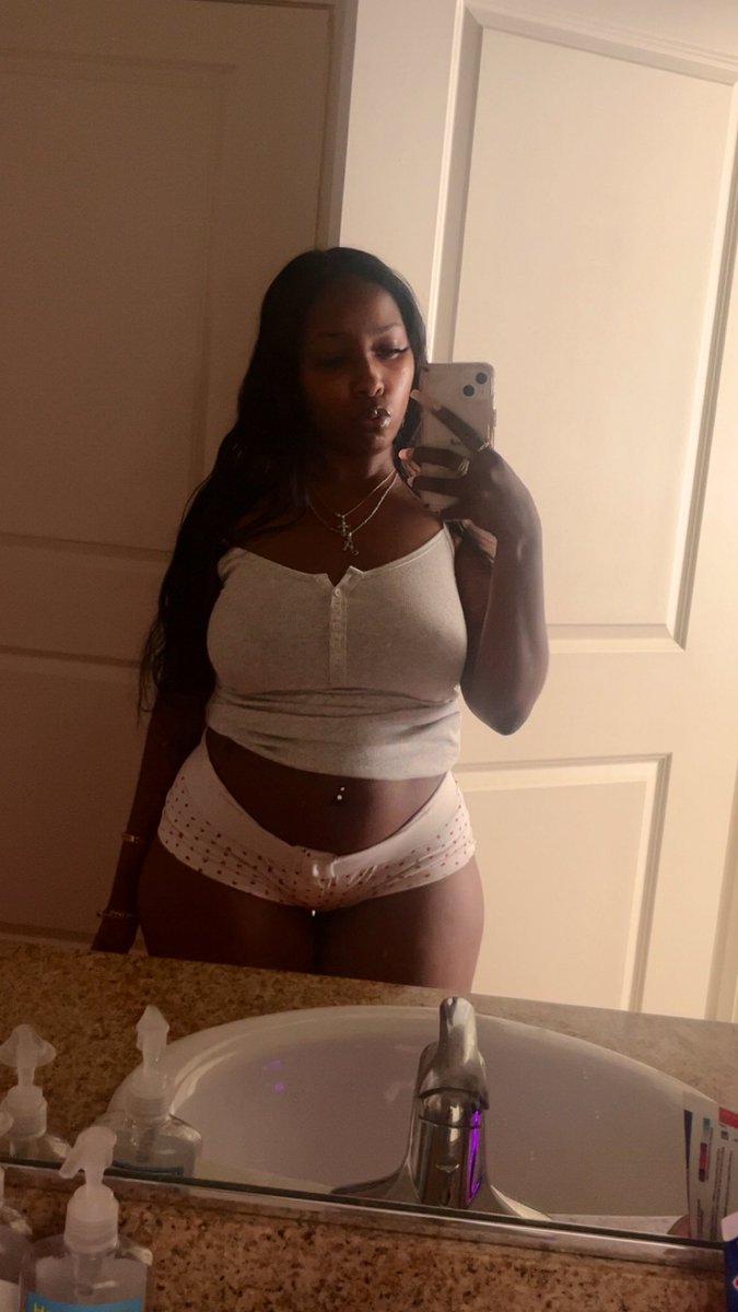 miadarlingg_'s tweet photo. Check the comments for a surprise 🤫 https://t.co/6VxkLPcs49