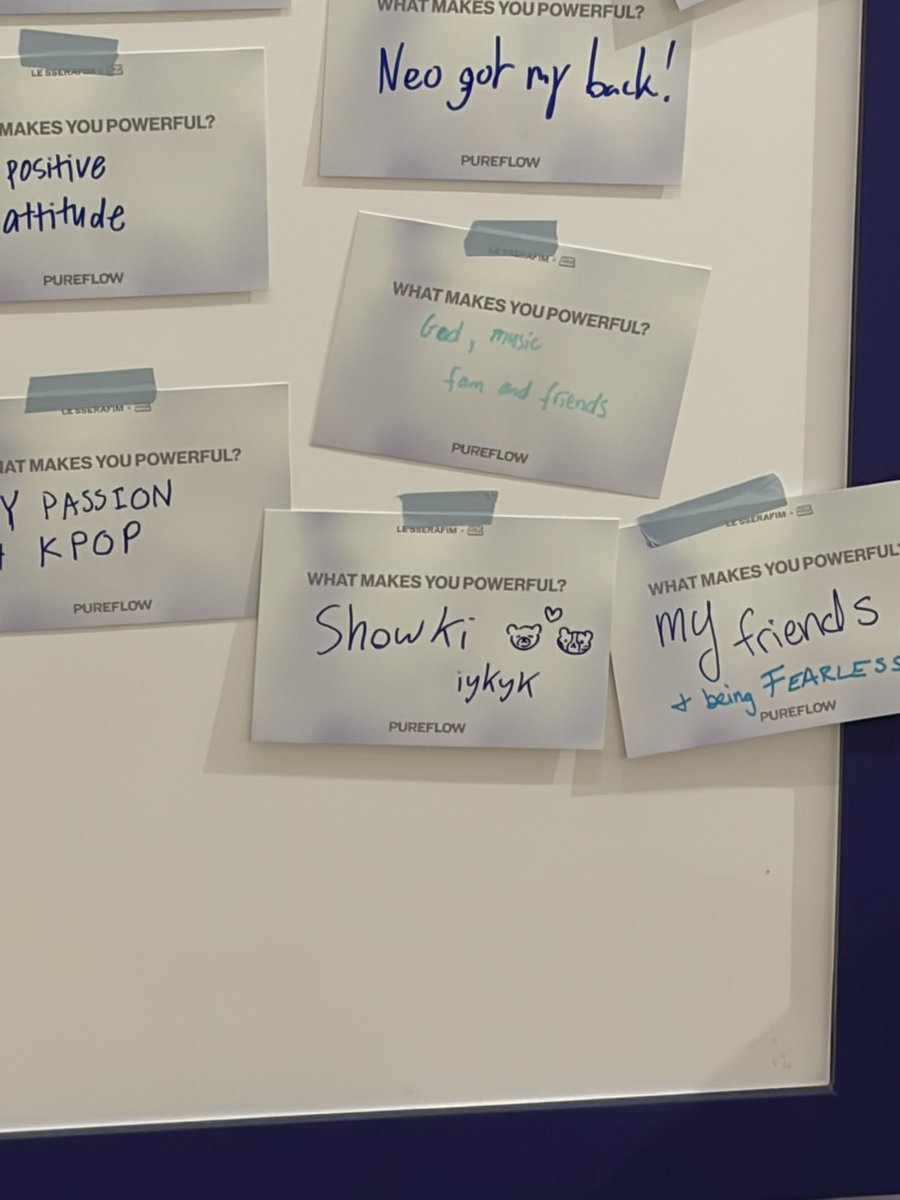 itsjustfand00's tweet photo. spreading my agenda in the kpop store #showki https://t.co/IX9ZZVhA76