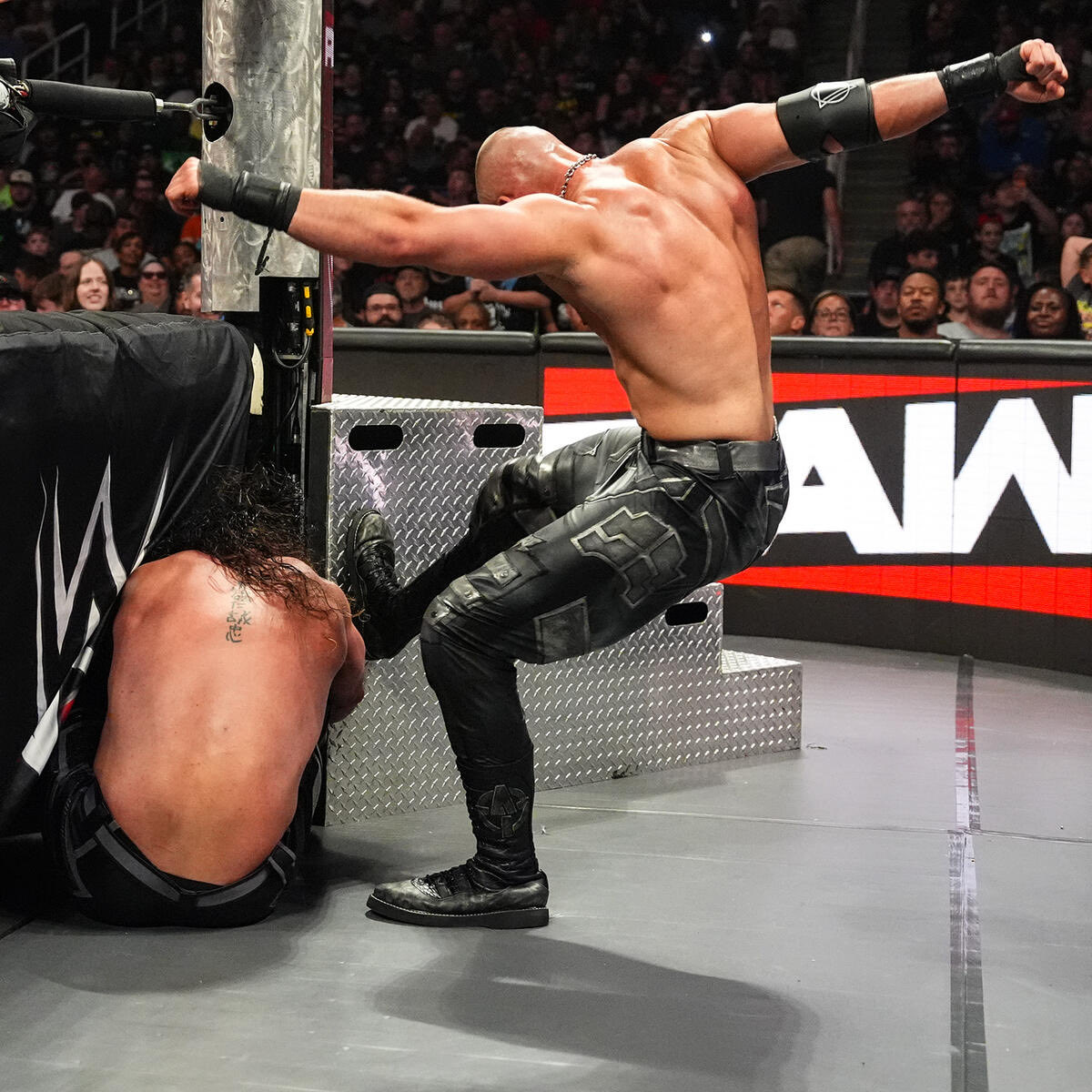 PredictABigBang's tweet photo. Seth Rollins, he saw something in me. Unfortunately, that something was to be a loyal servant. That’s not who I am. I absolutely despise you for downplaying what my worth is. https://t.co/Jkb6givUJ3