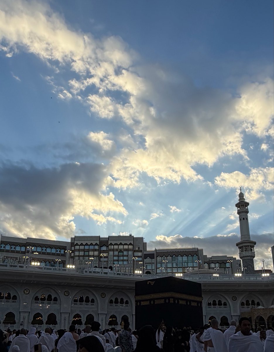 N0RA_D1's tweet photo. يوم من الذاكره وكأنه حُلم 🕋🫀 https://t.co/8asdliAvDm