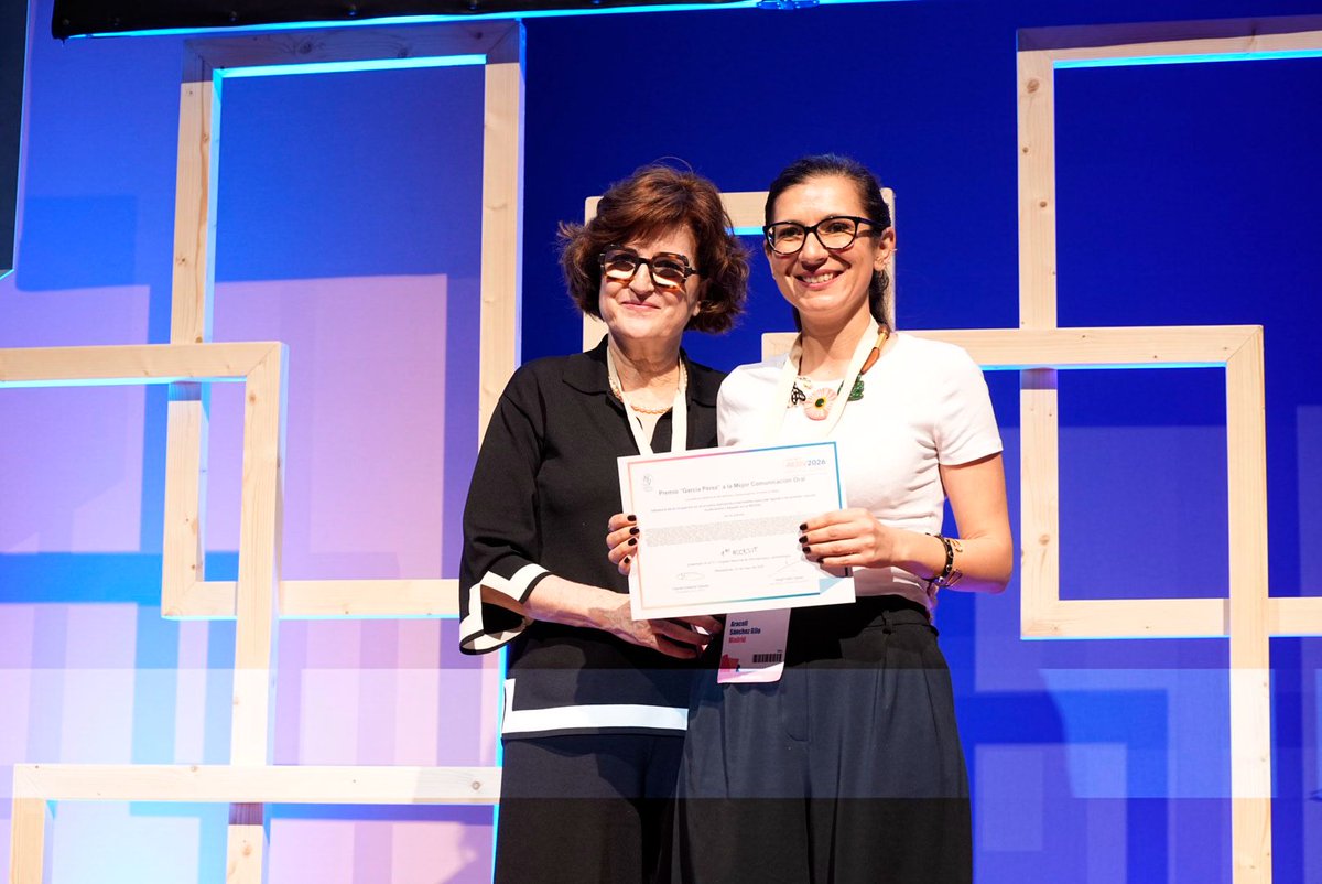 aedv_es's tweet photo. #AEDV2026 PREMIO GARCÍA PÉREZ A LA MEJOR COMUNICACIÓN DEL CONGRESO
Entrega el premio: Dra. Isabel Belinchón
1er Accésit: concedido al trabajo de la Dra. Araceli Sánchez Gilo. https://t.co/7j2EjKm8N4