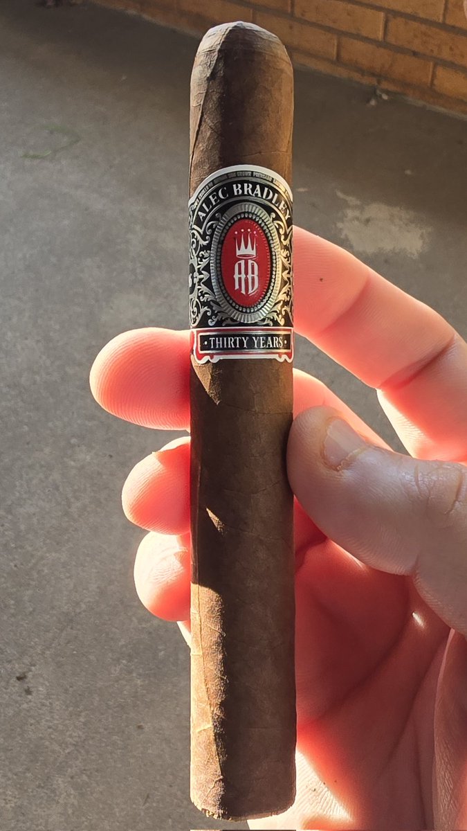 CigarCab1729's tweet photo. Trying some new cigars. https://t.co/hZd40jqphN