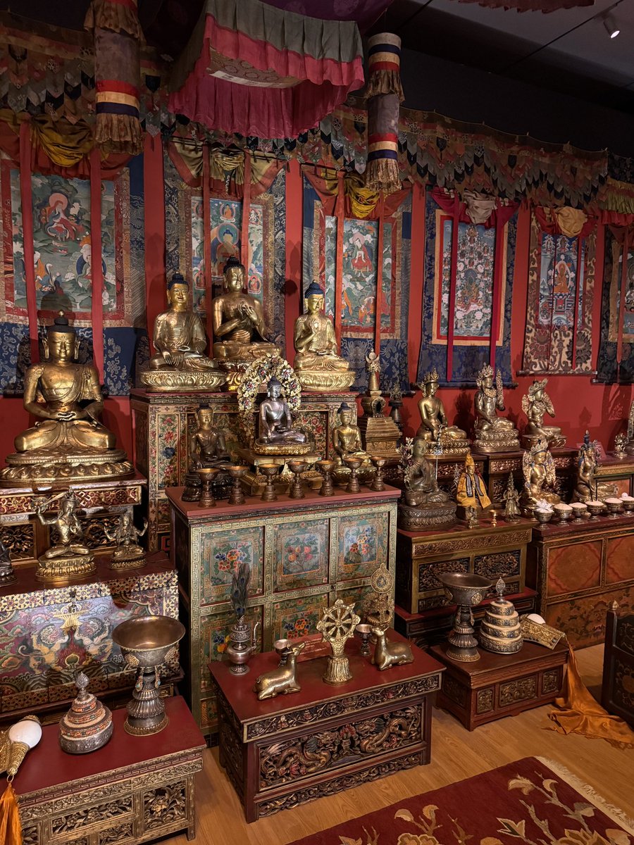 chefilicios's tweet photo. We are so blessed as DC residents. I’ve lived here almost a decade and yet I discover new things everyday. Today, I realized how massive the National Museum of Asian Art is and how little time I’ve spent inside it. The fact that we have this for free is just incredible. https://t.co/8rxijys4j8