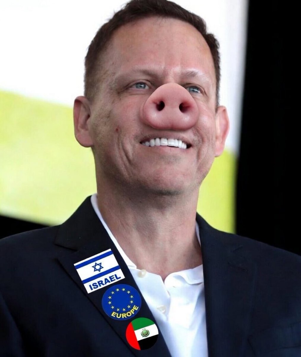 goodtexture1's tweet photo. This dick sucker  is the main person behind the new world order which is fucked up by duckduckgo.

He has become Gabriel Stokes and residing under the WhiteHouse bunker.

He had sex at the 1st floor WhiteHouse washington now Suck My Foot 😡 never mess with 🇮🇱/🇸🇦 https://t.co/ucnhyVyOSl