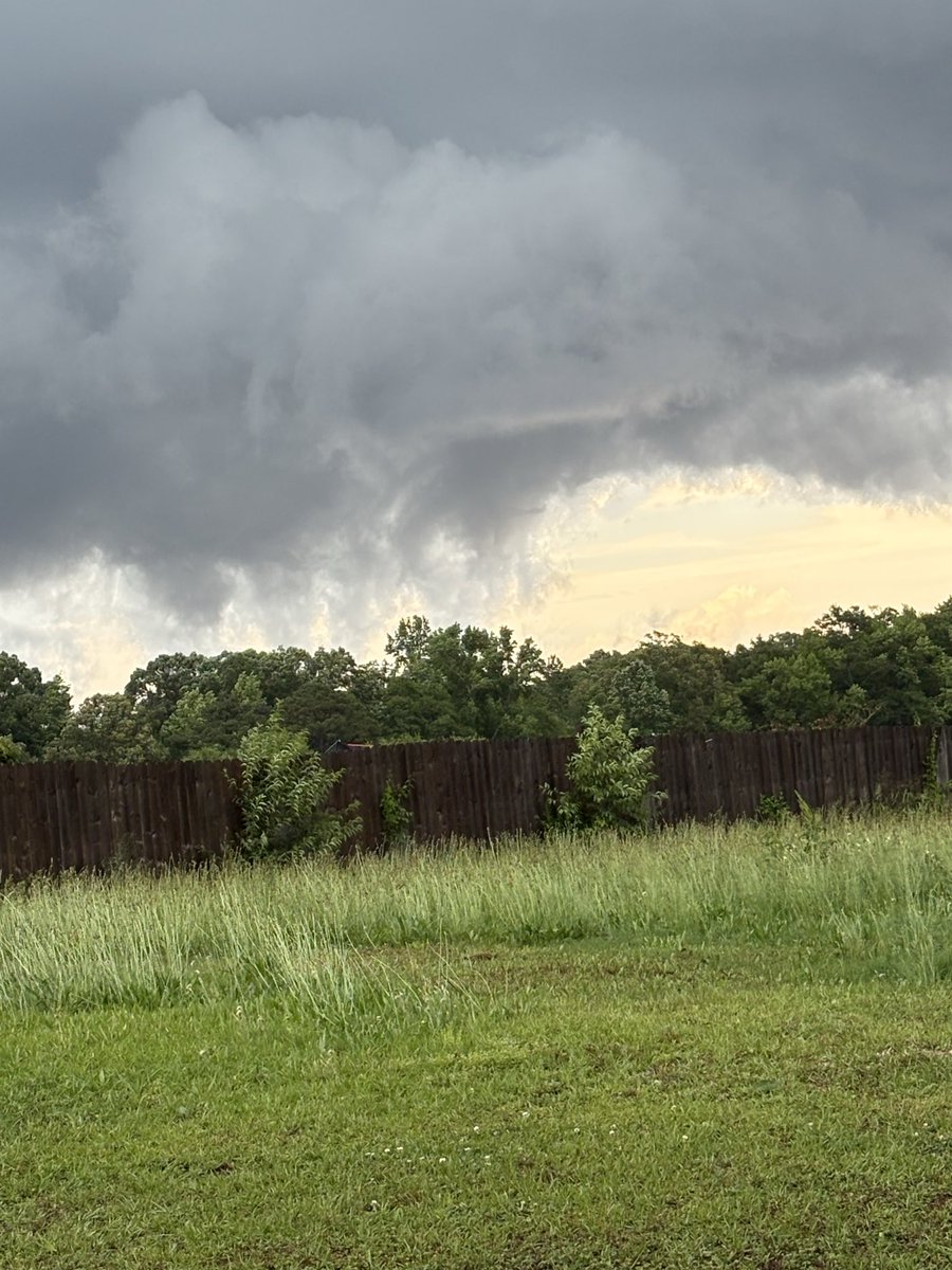 JWeeks1988's tweet photo. @spann  Scud clouds in Clanton https://t.co/QeFsyI2Ctk