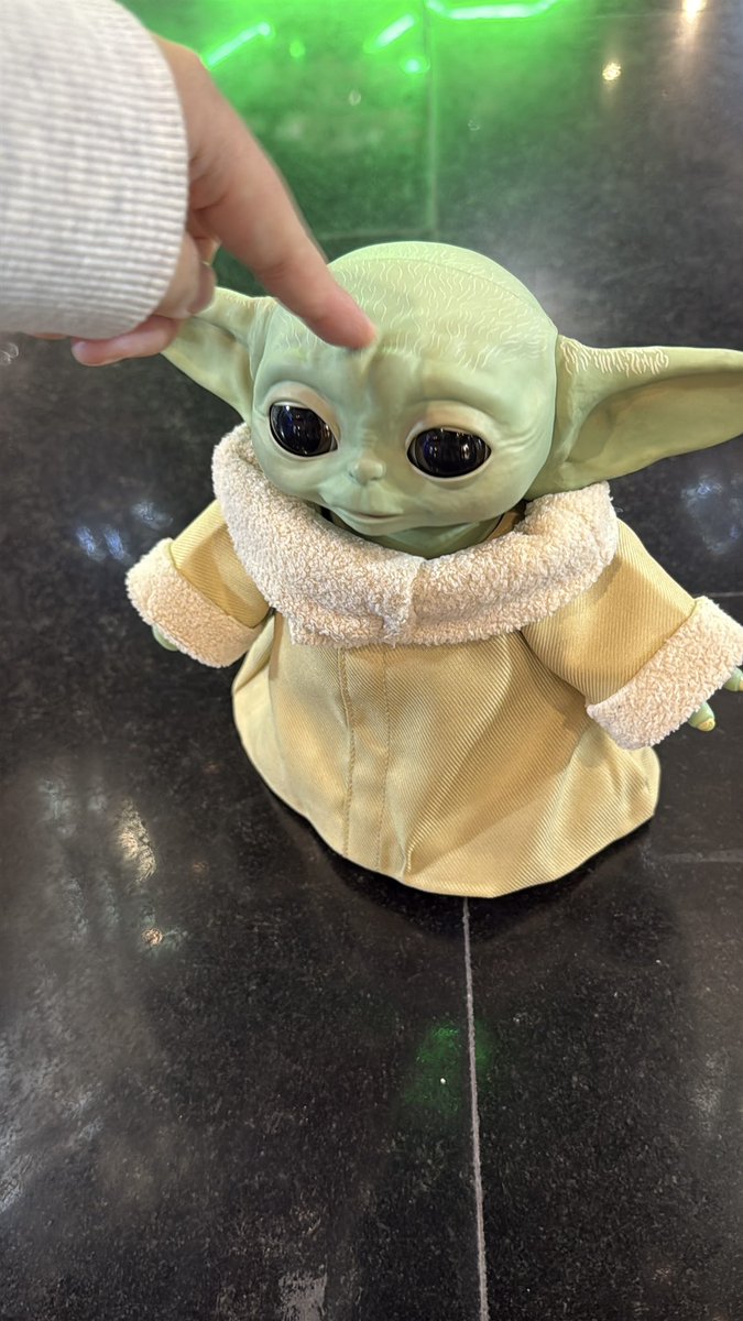 OnnyReview's tweet photo. ได้พิกัดน้อง STAR WARS GROGRU 🥚 ของแน่นมากก ๆ ไปสอยมาแล้ววว ‘PARAGON ชั้นโรงหนัง’ มีครบสต็อกเลย แต่นี่ว่าเซ็ทแก้วคุ้มม แก้วน้ำ + ป็อบคอร์น 🍿 420฿ น่ารักก (ปล. กล่องจุ่มหัวดุ้กดิ้กได้ด้วย >.< ) https://t.co/c3MX084iny