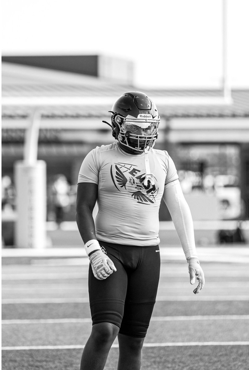 cooKay1216's tweet photo. Class of 2027 LB Ending the offseason with great testing  numbers 

Bench 305
Squat 515
Clean 280

Can’t wait to start the summer excited for this season @LakotaEastFB @RRedinger4 https://t.co/vL3La0vGAU