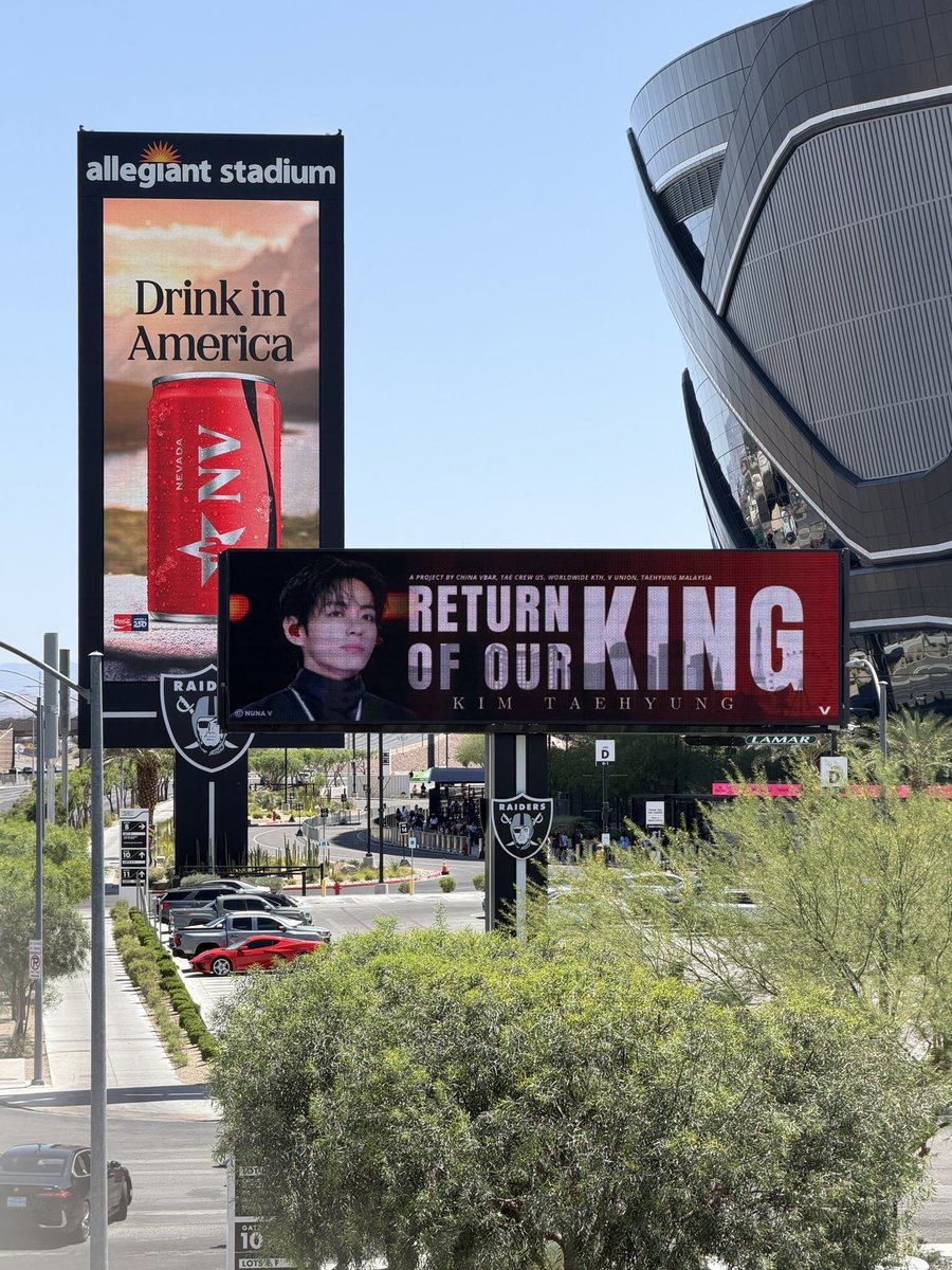 thvscharts's tweet photo. billbaords of V spotted in Allegiant Stadium ahead of BTS’s concerts in Las Vegas 🇺🇸 https://t.co/nz4FtpMtNc