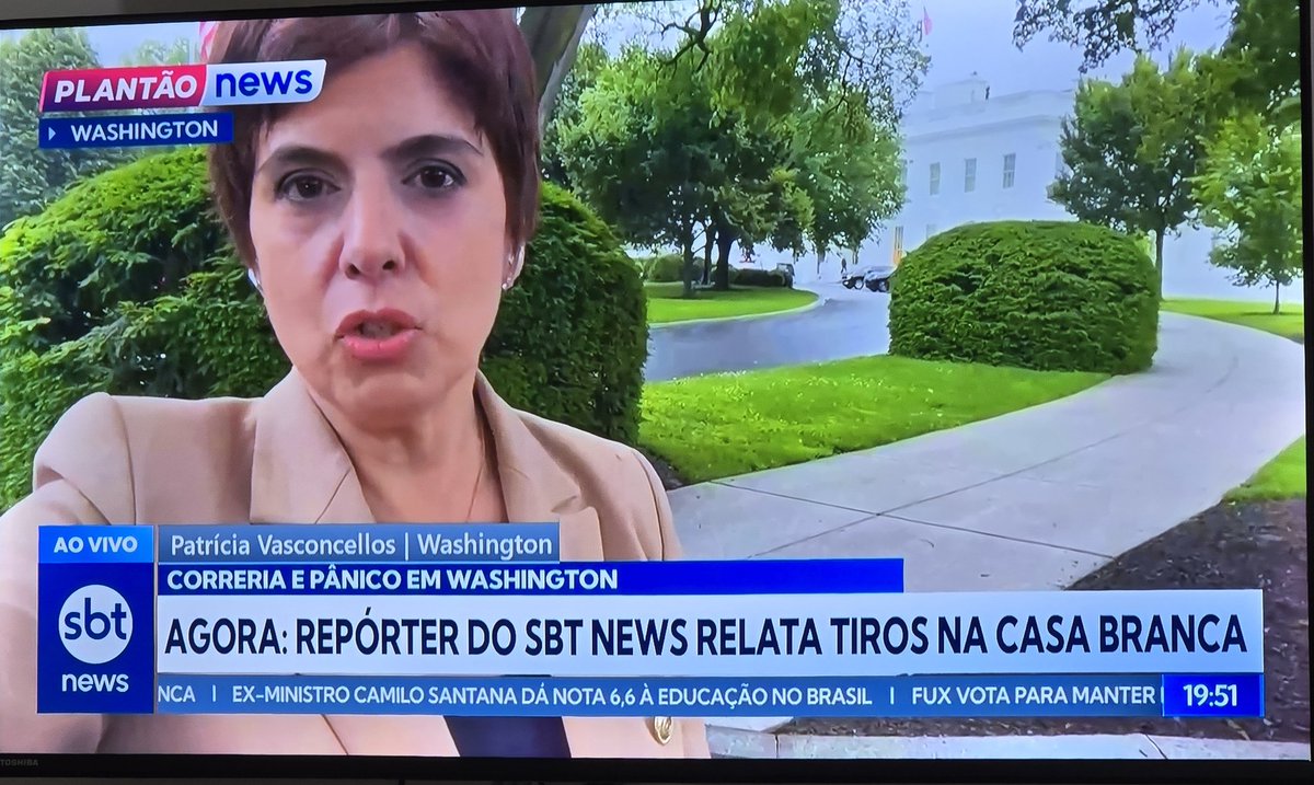 debyqueiroz1's tweet photo. Foi um atentado?#casabranca #whitehouse #DonaldTrump https://t.co/69o269o8sp