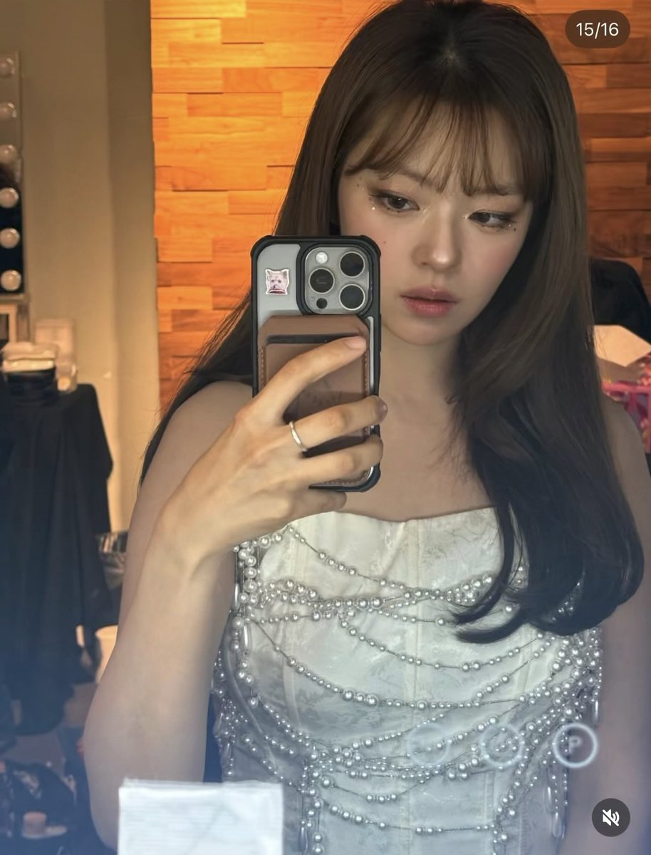 thinkinabtyoojy's tweet photo. Jeongstagram 4/4 https://t.co/ezLonVF3If