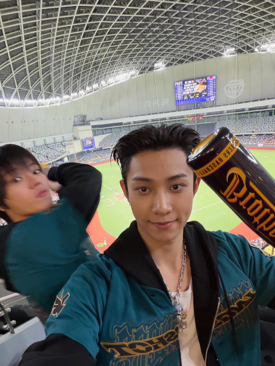 률 (𖠿) tweet media