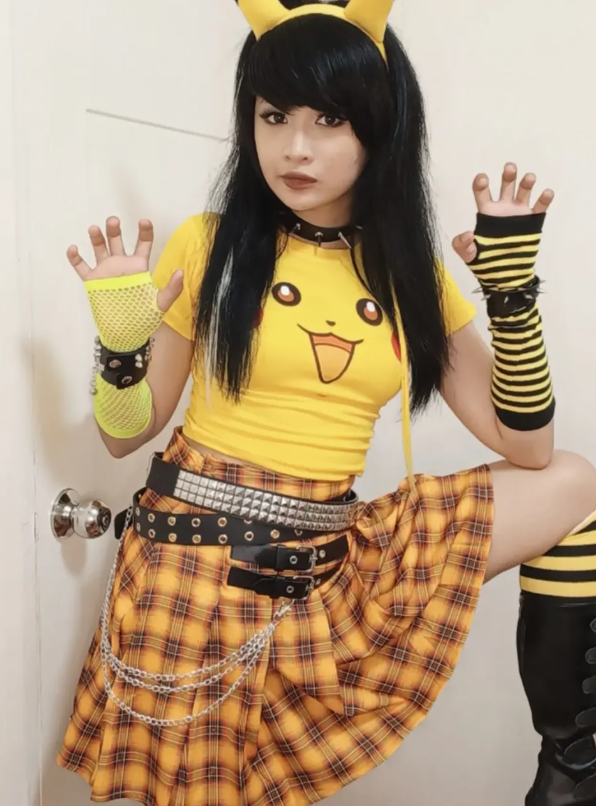 AdriennaMikalta's tweet photo. [PT. 2] Cosplay 💛 Pika Gurl 💛
.
.
.
#emo #scene #emoscene #cosplaygirl #pikagirl #pikachu #rawring20s https://t.co/hUOCcSL12k