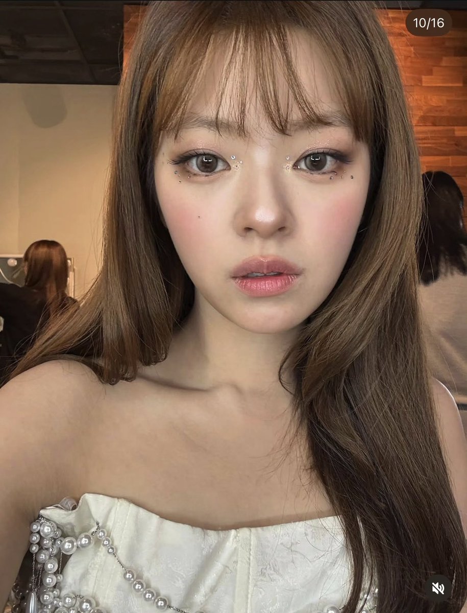 thinkinabtyoojy's tweet photo. Jeongstagram 3/4 https://t.co/Y75BV3f9JU