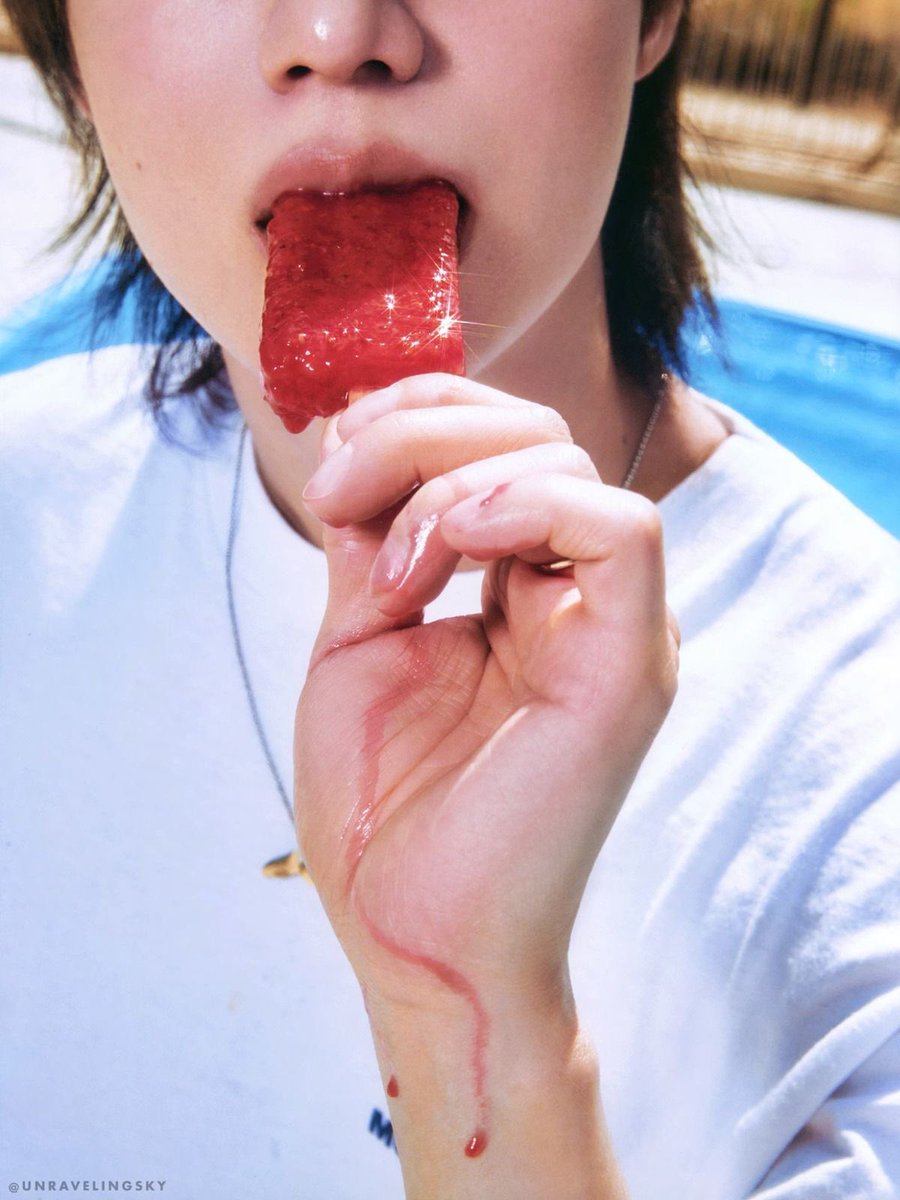 rudicalous's tweet photo. I love the way his lips look when they’re gently resting on things https://t.co/0cwMbJpGQw