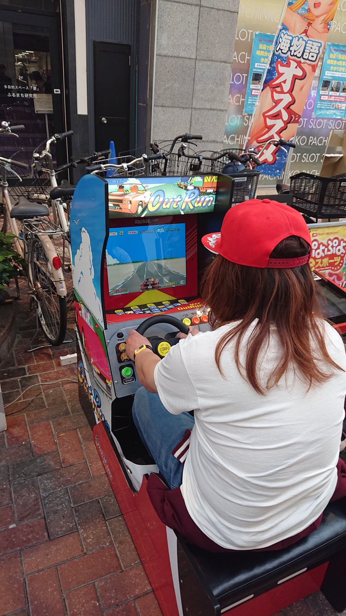 hizuyaso's tweet photo. #がたふぇす
 #古町7番町
 #新潟ゲームマーケ���ト

きょうも10時〜17時でイベント開催🎪
小雨降ってますがアーケード街なので、濡れる心配なし✌🏻

今日はコスプレday‼️
春麗コス（キャミィでもさくらでもOK）の人いるかなぁー？

画像の春麗はAIキャビィちゃんです🚺
 #全日本テーブル筐体愛好会 https://t.co/OUb4ezCVzG