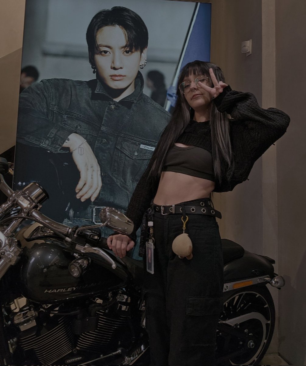 wingustd's tweet photo. i went to BTS spotify swimside event today ❤️ (and i saw jk at calvin klein too hehe) https://t.co/fbuTzu8eyC