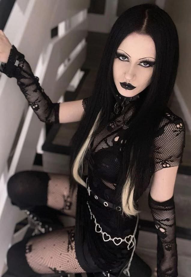 🦇🖤🌹 Raven the Dark Savage Daughter🌹🖤🦇 tweet media
