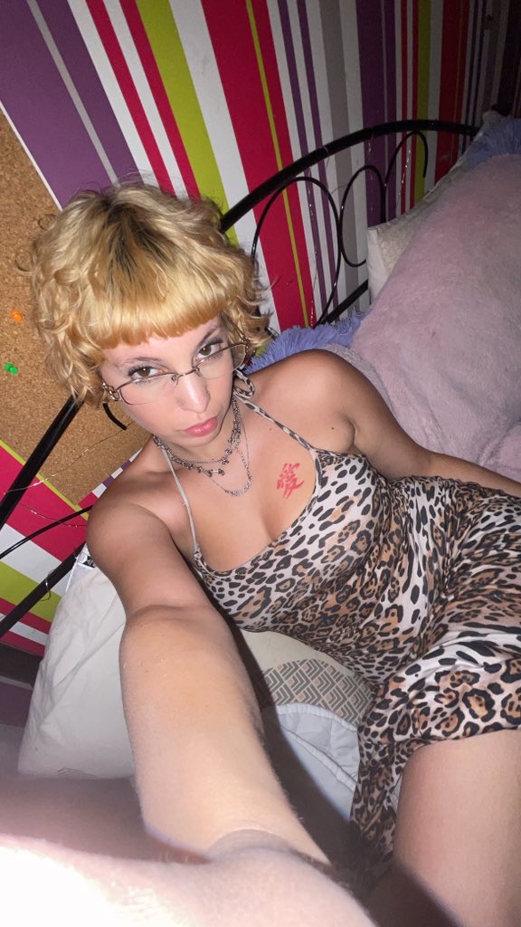 cassie ꨄ tweet media