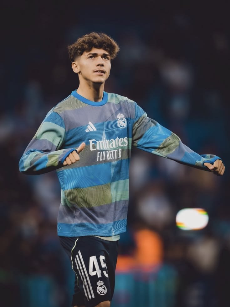 Pitarch_Fan's tweet photo. La grosse surprise de cette année c'est : Thiago Pitarch, sans débat possible. 

Il y a pas que le FC Barcelone qui créer des jeunes talents. https://t.co/G9ibh2xihq