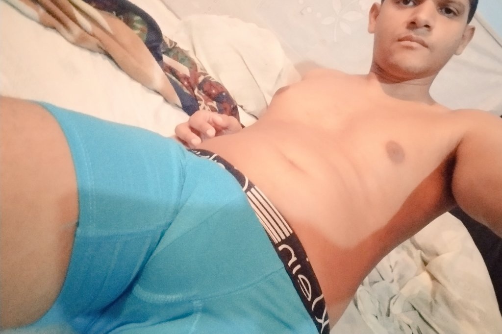 yl2273's tweet photo. Holaa 🥵 https://t.co/NMgPel9lXj