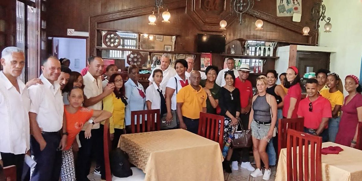 IslazulCuba's tweet photo. #islazulsantiago, las Agencias de Viajes, junto al resto de las cadenas hoteleras, la Extrahotelera Palmares y Transtur, de #SantiagodeCuba, reunidos en la presentación de los productos novedosos para el disfrute de este Verano en movimiento 2026 https://t.co/2a0OKe0OAM
