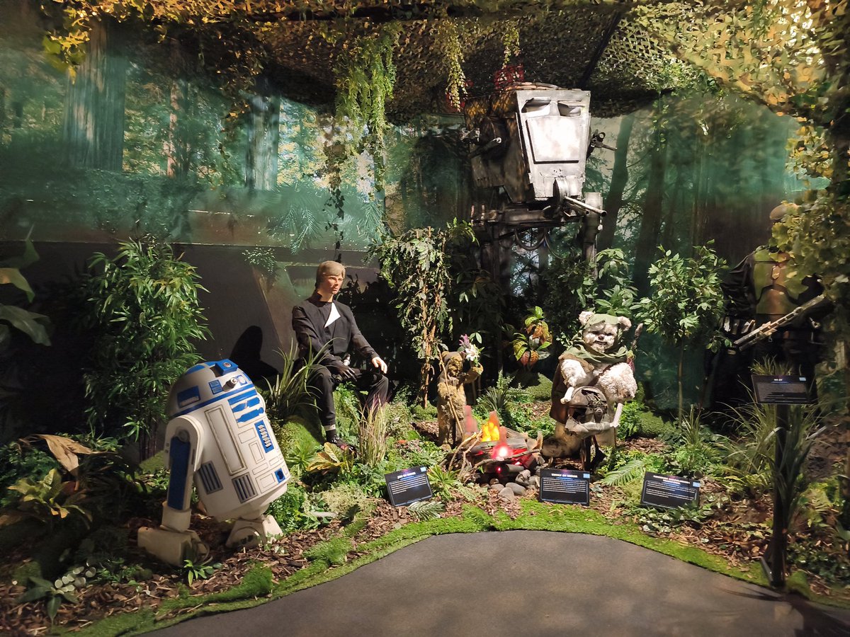 Gremio_Sombras's tweet photo. Imágenes de la exposición de Star Wars en Madrid, "El Imperio Fan Contraataca", que se encuentra en el Espacio Ibercaja Delicias (Paseo de las Delicias, 61, 28045 Madrid).
#Starwars #Gamers #Mundogamers #FanStarwars #Gamerscomunity https://t.co/wL6wiQwSyh