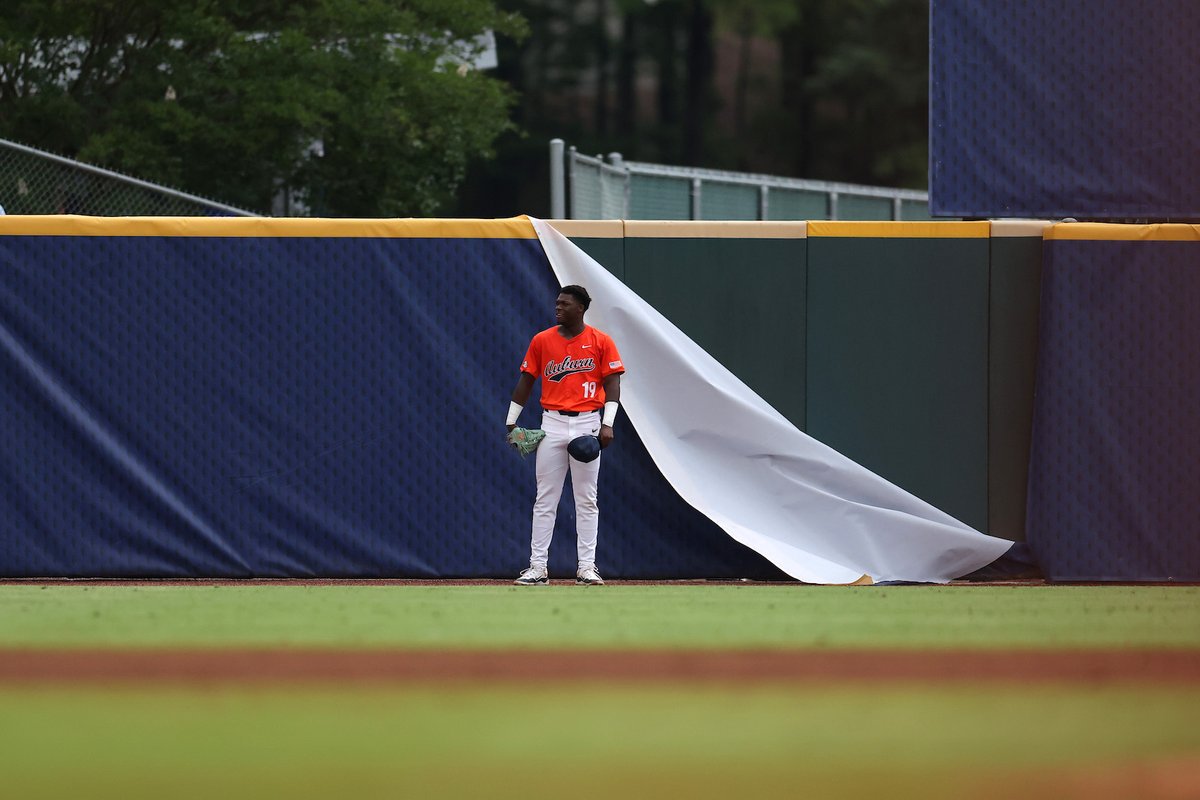 AuburnBaseball's tweet photo. Air Bub: A Sequence 📸

#WarEagle https://t.co/qFzv2HCQFb