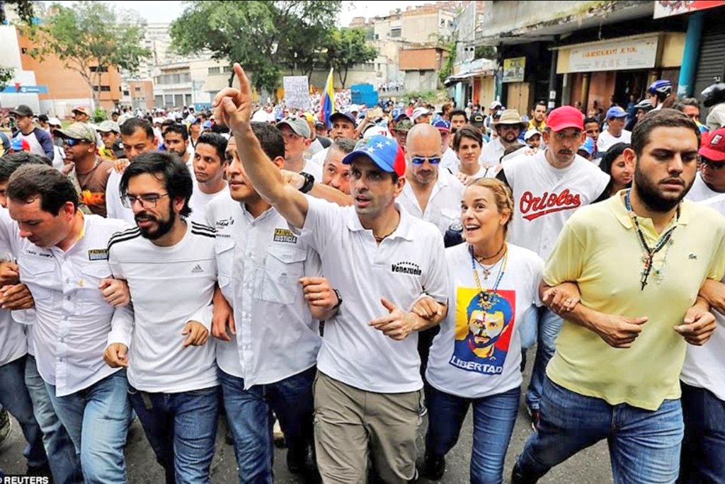 carlosmac3's tweet photo. @MacaSuarezVE @JuanPGuanipa ¡Basuras todos!

El país requiere de gente que realmente le duela, existimos personas, ciudadanos e individuos que si nos duele esto, y estamos dispuestos a apoyar a reconstruir el país ¡SIN USTEDES!. 

A nuestro país le sobra gente mejor que uds PARÁSITOS! RT https://t.co/tcwna4aZgG