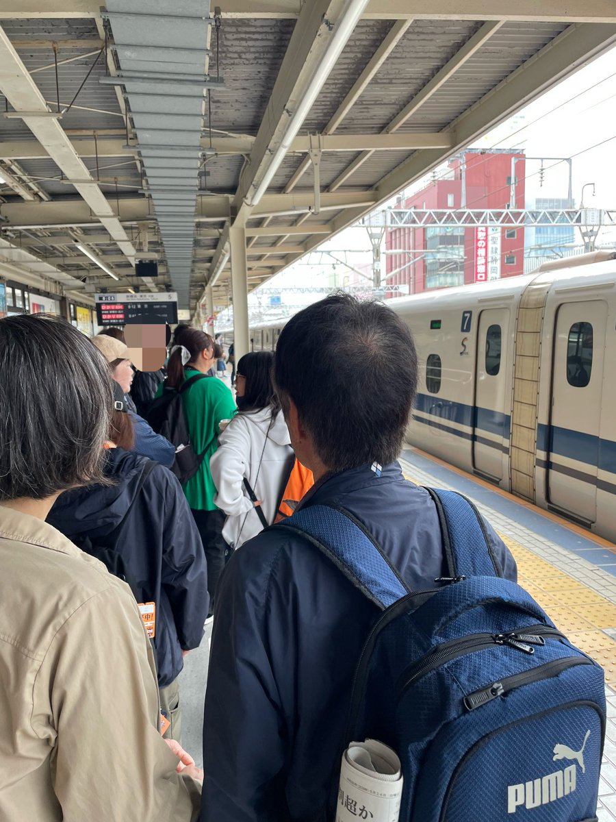 mintshokoo's tweet photo. おはようございます。
エスパサポ回避のため早朝に出発しましたが、、この時間からエスパサポ多すぎ〜🗻☀️

#静岡は国立
#私はハマスタ
#週末で人間を取り戻す https://t.co/Ih7MVqyXXM