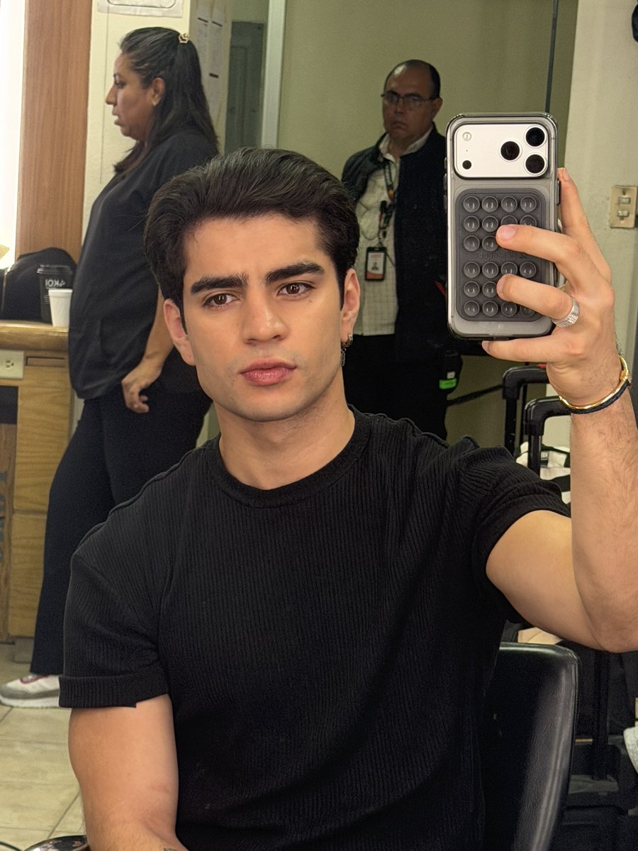 ArnMercurio's tweet photo. He estado en televisa bby https://t.co/fXYqEXFVzh