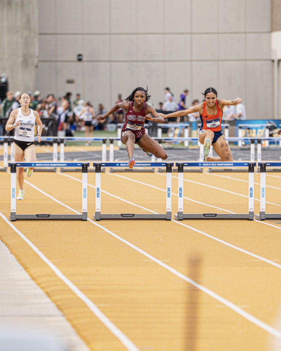 lruxctf's tweet photo. 𝐍𝐀𝐓𝐈𝐎𝐍𝐀𝐋 𝐑𝐔𝐍𝐍𝐄𝐑-𝐔𝐏 🏆

Sharonda Priester runs a new personal best time of 57.24 to take second in the 400m hurdles. She is Lenoir-Rhyne’s first women’s 400m hurdles All-American. 

#GOBEARS | #BetweenTheBricks https://t.co/76bTEAEohV