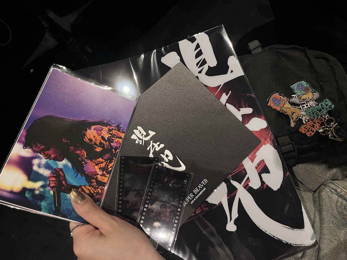 neko_SPBV's tweet photo. 熱量も音も何もかもが凄まじくて、ライブ会場で一緒に音楽してる感覚でした。

走り続ける姿を見ながら、いつか終わる日が来るんじゃないかって勝手に不安を抱えていたからこそ、『告白』を聴いて安堵の涙が止まらなくなった。

ありがとう。
これからもよろしくお願いします。 https://t.co/35EYF8G2Vd