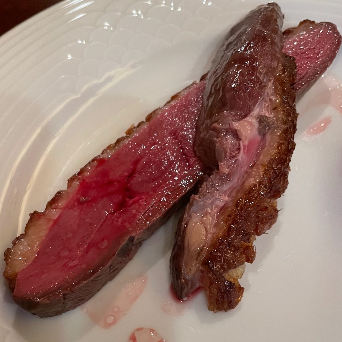 TimeToCook's tweet photo. edward.schneider
Delicious duck breast from Hudson Valley Duck Farm at yesterday's @UnSqGreenmarket  @grownyc farmers' market. Also - and this is a big deal for us - the season's first new potatoes, from the fine growers @HalalPastures. https://t.co/IsxePcMiUk
