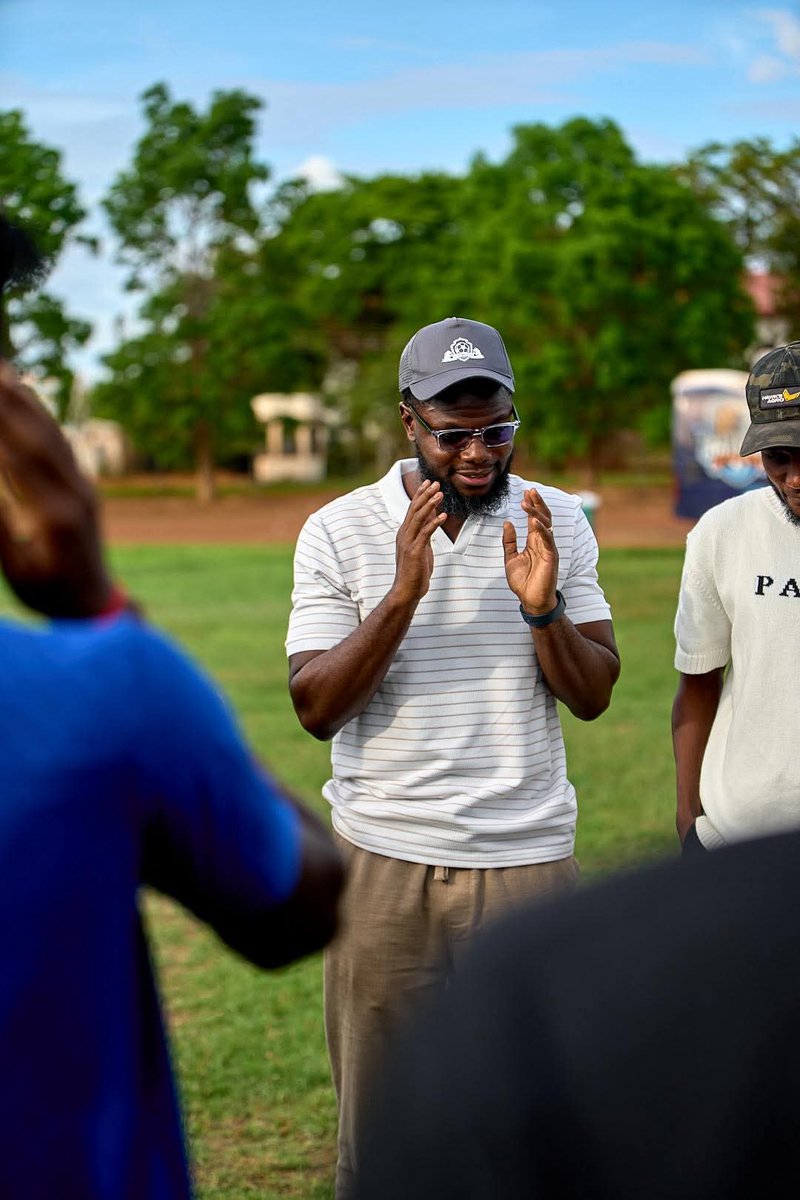 ShabanMo9's tweet photo. 🚨 Nations FC former player Sadiq Alhassan joined Club President Devine Kyei earlier today to motivate and inspire the team ahead of tomorrow’s penultimate Ghana Premier League game of the season against Karela United. https://t.co/bi9m0g1DS6