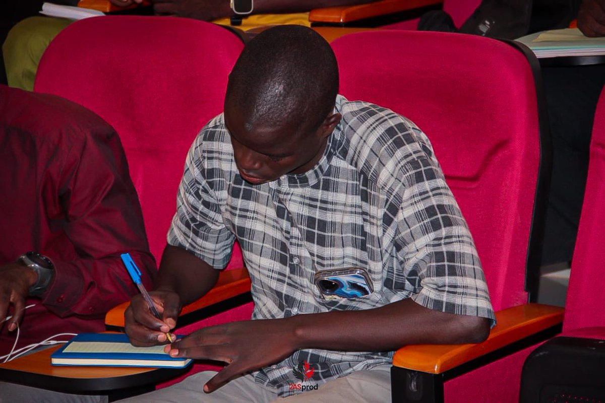 InstitutASprod's tweet photo. **🚀 Succès total pour le programme NITÉ de 2ASprod à l'Université Assane Seck de Ziguinchor !**

L’amphithéâtre **SES** a fait salle comble ce samedi.
#NITE #2ASprod #CoachSane #UASZ #Ziguinchor #Jeunesse #Leadership #Succès https://t.co/GsDg3f9xvC