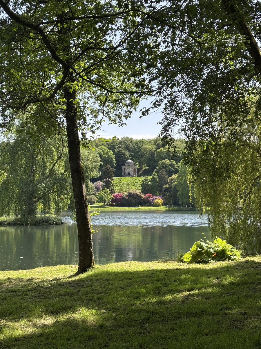 chloebro__'s tweet photo. I love Stourhead, what a gorgeous day https://t.co/Jh6YtFDxOx
