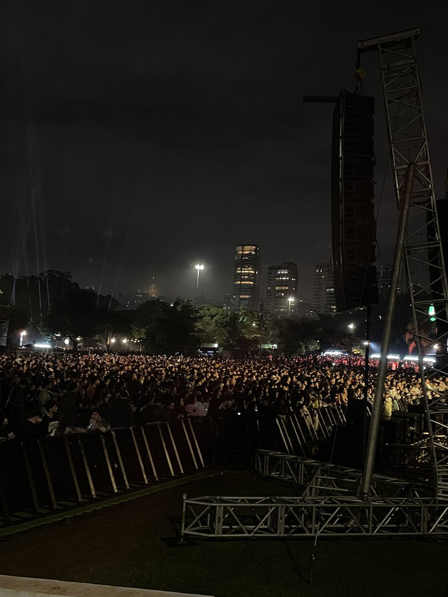 weinthecrowd's tweet photo. Palco Heineken lotado para o retorno de The XX ao Brasil! https://t.co/Hm5FcWpmX7