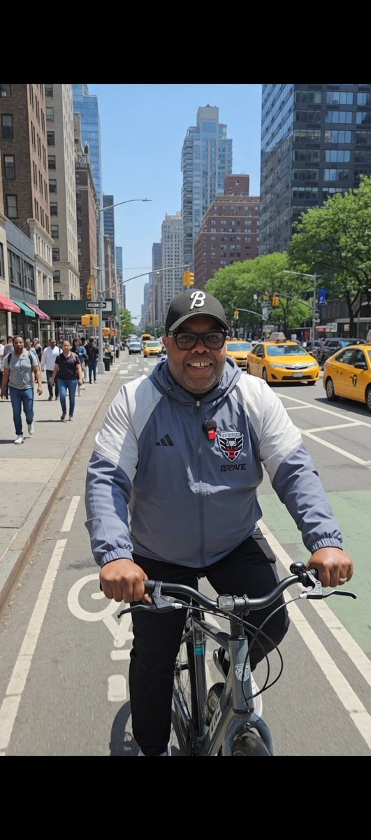 JasonTwist's tweet photo. Girl, you don't even live in Brooklyn, or any other part of NYC... you're in the boondocks. Why do you angry tourists talk about things that you know nothing about. https://t.co/DX2mnUNpxR
