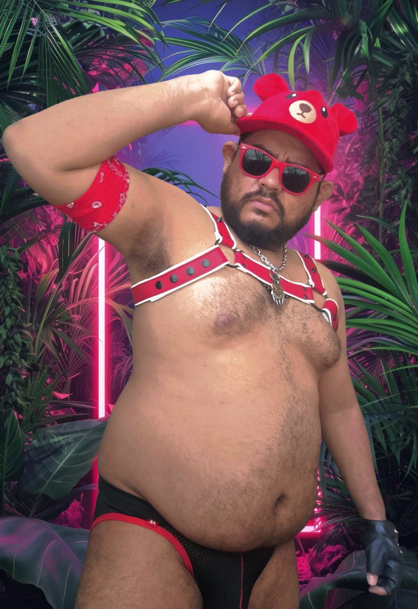 DestinyAL24's tweet photo. 🐻♥️♥️♥️♥️♥️ ame la gorra 
#osito #gaybear #summer #lgbt #gayboy https://t.co/jnQVhk6J6R