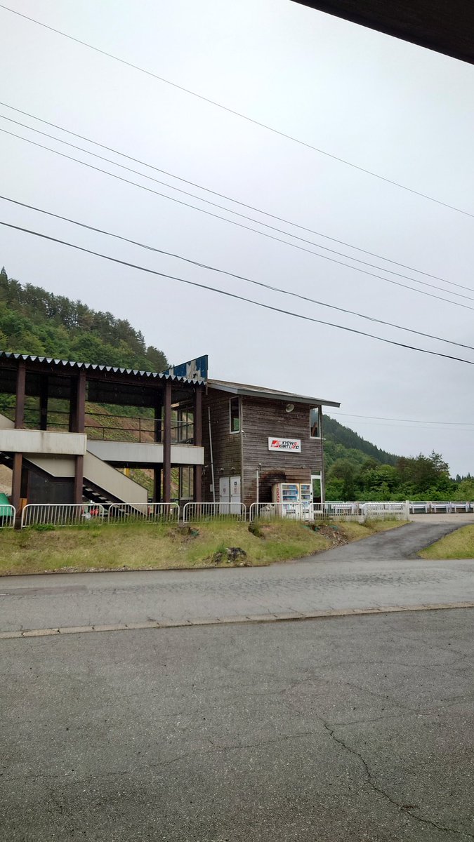 Ef8Katsu's tweet photo. #ドラプレ
#ドラプレサーキットミーティング
雨ですね〜。
山本さんの晴れ力は県を超えると弱まるらしい。（本人談） https://t.co/0FleXL50KG