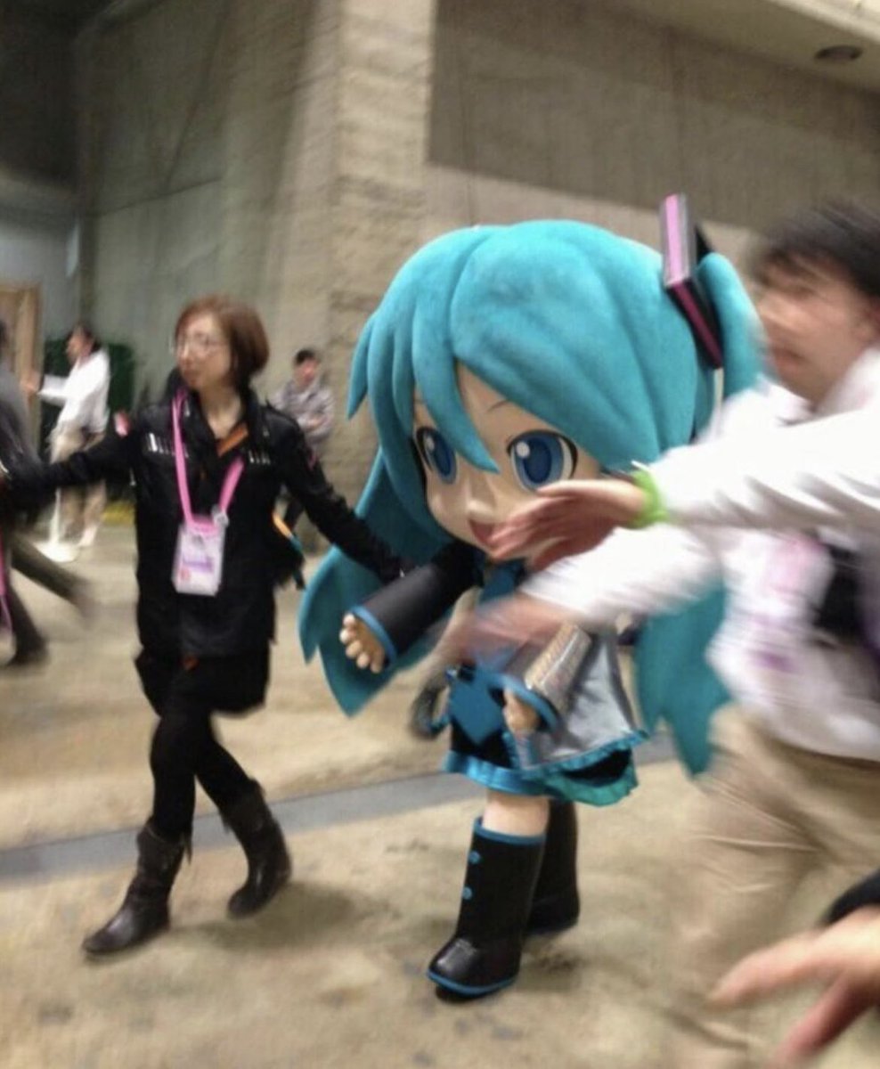 Miku tweet media