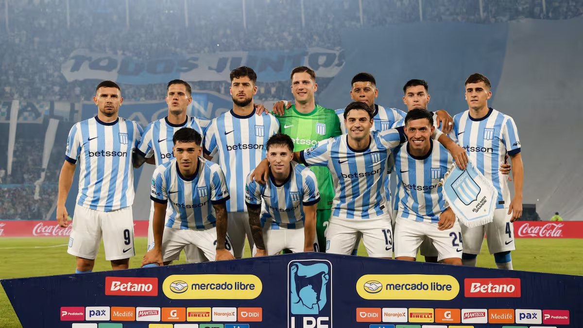 marcosrc_'s tweet photo. que no se la lleven de arriba estos hijos de remil puta que se llevaron puesto al UNICO tipo que los defendía pidiendo aumentos, haciendose goles en contra, expulsandose, tropezandose solos, yendo para atras, errando goles sin arquero o haciendose los cancheritos picando penales https://t.co/KrZ3I0SOQs