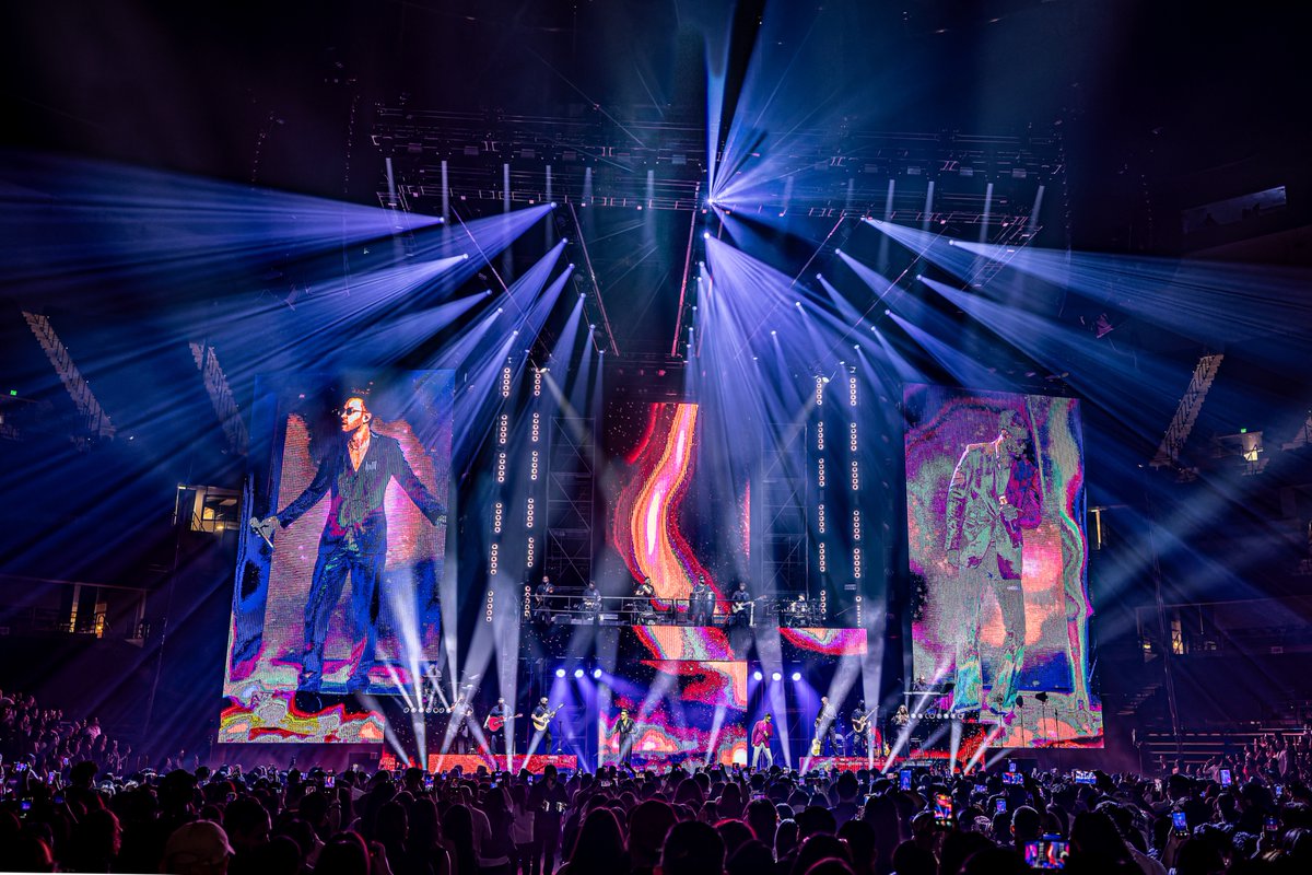 HondaCenter's tweet photo. Mejor Tarde Que Nunca Tour feat. Romeo Santos &amp; @PrinceRoyce 🌹

📸: Matthew Belter https://t.co/CcW6cXRg8U