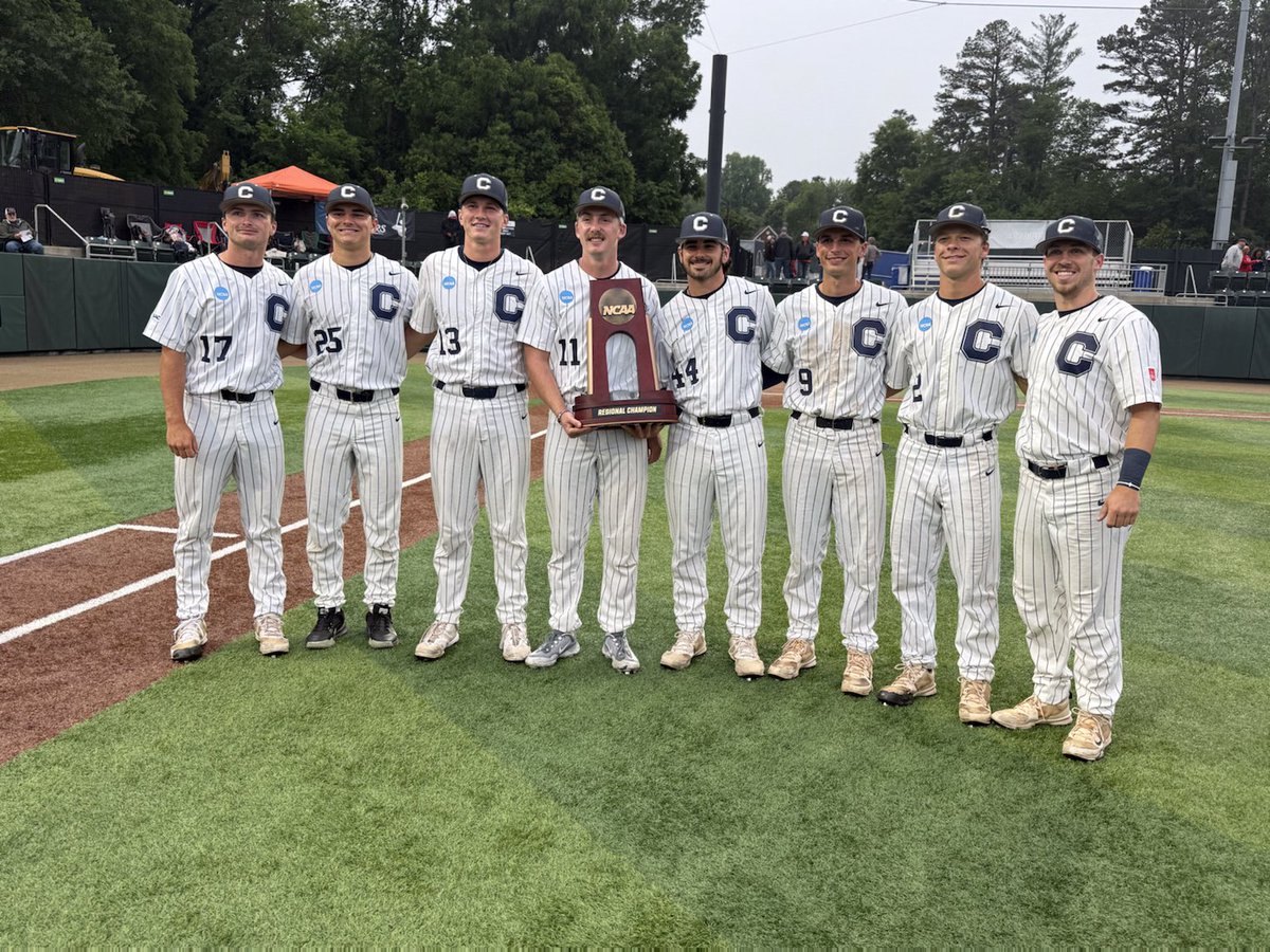 mikelondonpost3's tweet photo. Catawba’s 8 guys from 4 Rowan schools: Faw, J Burleyson, Connolly, Gouge, C Burleyson,Hubbard, Dyer, Chrismon. https://t.co/SuFp7ALCsr