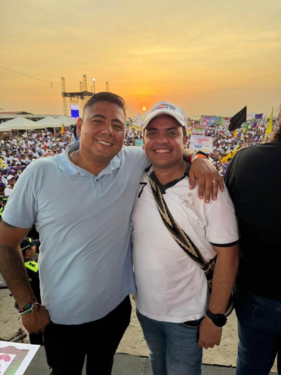 ckevingomez's tweet photo. A nuestro hermano y compañero de luchas @AdenElles lo acompañamos en las causas justas que ha disputado toda su vida en Cartagena, un hombre íntegro y prenda de garantía de este proyecto político. 

Hoy, aquí desde estas plazas llenas de corazones progresistas le recordamos que tiene el respaldo de un sector importante del Pacto, que las amenazas, saboteos del señor @daulaw son infundadas y calumniosas, pero que además Cartagena lo respalda, defiende y protege. No pasarán nunca quienes quieren dividir el proyecto y atentar contra la honra de quienes hemos construido país toda la vida. 

Adelante Aden, adelante el progresismo en Cartagena.