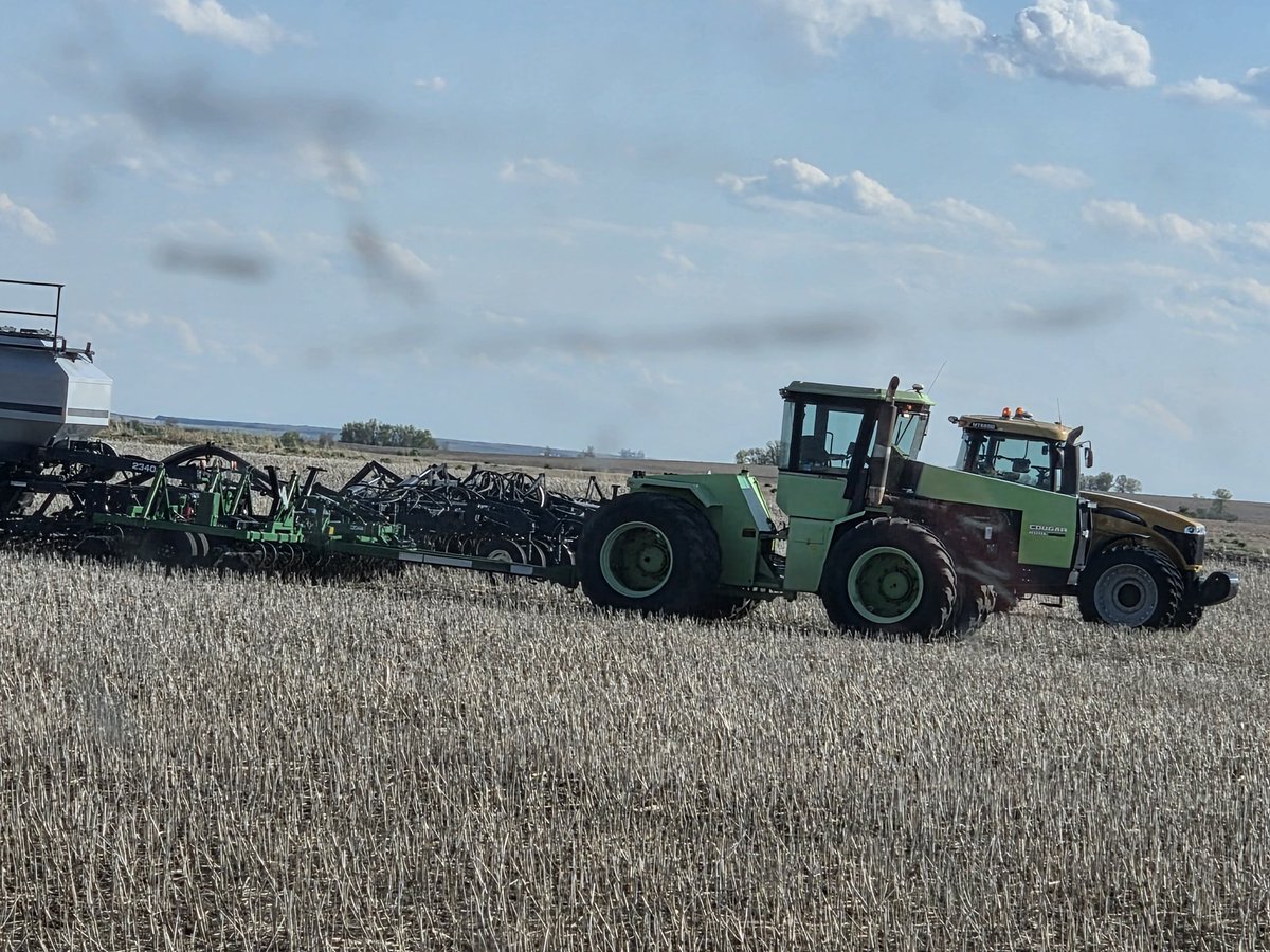 MichelleJWall's tweet photo. Steiger in the wild. We had one growing up - beast!  My aunt worked for Steiger in West Fargo. https://t.co/S973j9tlY2