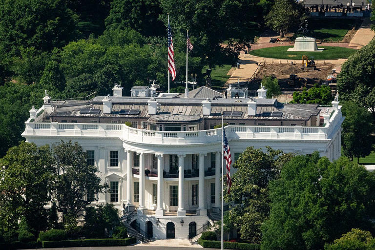 Fxhedgers's tweet photo. WHITE HOUSE LOCKED DOWN AFTER REPORTS OF GUNSHOTS NEARBY, FBI SAYS

FBI Director Kash Patel said his agency and the U.S. Secret Service responded Saturday to gunfire near the White House.

"FBI is on the scene and supporting Secret Service responding to shots fired near White House grounds - we will update the public as we’re able," Patel said in a social media post.

Full article:
https://t.co/8bvLGrR9sq
